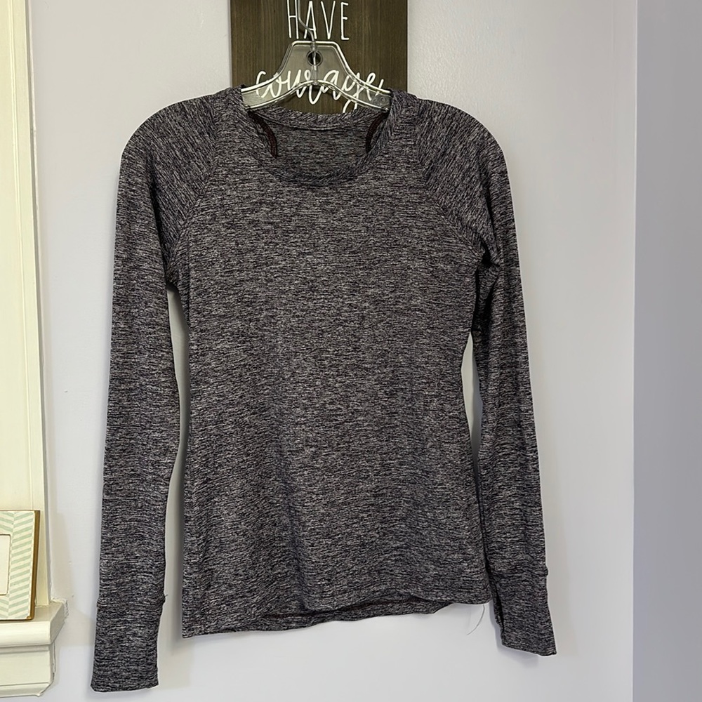 GUC FLEO Foundation long sleeve. Size small. Color: Eggplant.